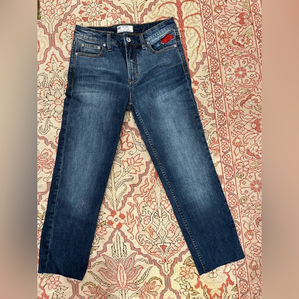 Free people low rise cropped jeans - size 28 jeans - embroidered flowers